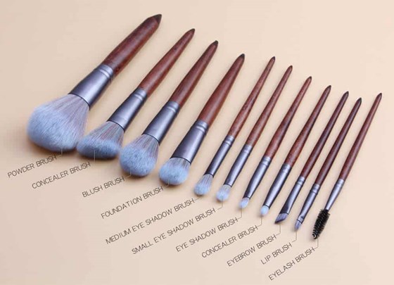 Dami N Co: Need cheap makeup brush set